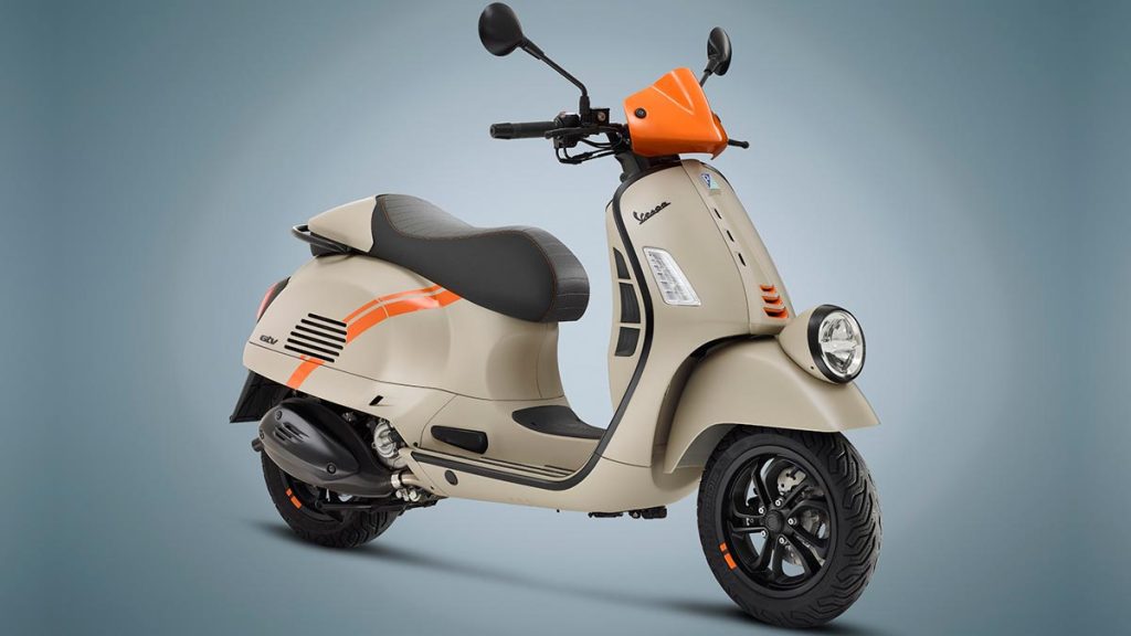 Saluden-a-la-Vespa-GTV-2023-la-moto-mas-potente-en-la-historia-de-su-linea-por-que-01