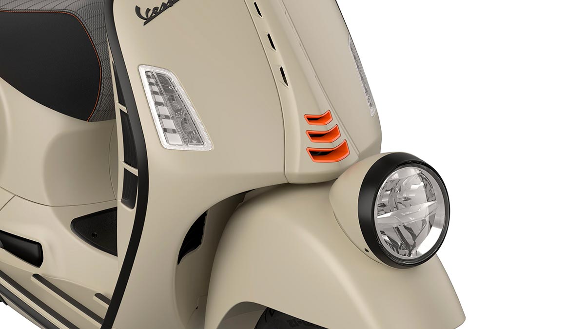 Saluden-a-la-Vespa-GTV-2023-la-moto-mas-potente-en-la-historia-de-su-linea-por-que