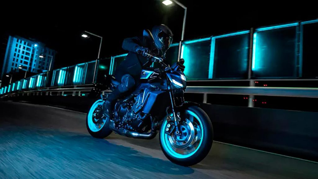 Atencion-Nuevas-MT-09-y-MT-09-SP-Yamaha-se-apodera-del-segmento-Hyper-Naked-03