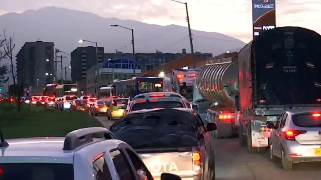 Ojo-Se-va-de-Bogota-Plan-exodo-y-pico-y-placa-regional-cierre-2023-02