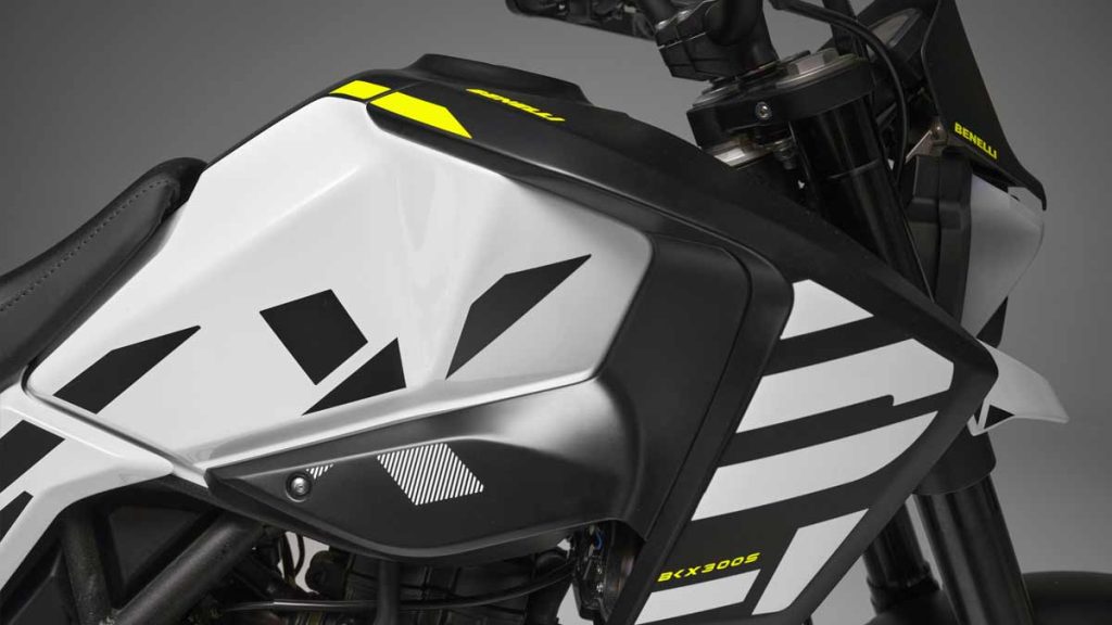 Lanzamiento-BKX-300-Una-Trail-y-una-Supermoto-con-ADN-italiano-Abren-los-ojos-las-japonesas-y-las-europeas-17