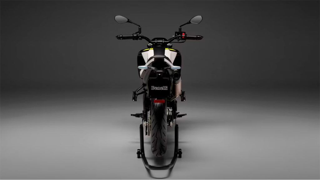 Lanzamiento-BKX-300-Una-Trail-y-una-Supermoto-con-ADN-italiano-Abren-los-ojos-las-japonesas-y-las-europeas-22