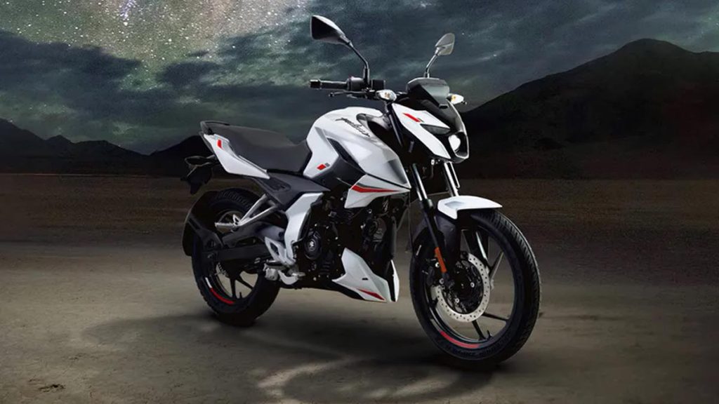 Bajaj Pulsar N150 01