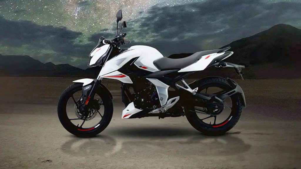 Bajaj Pulsar N150 02