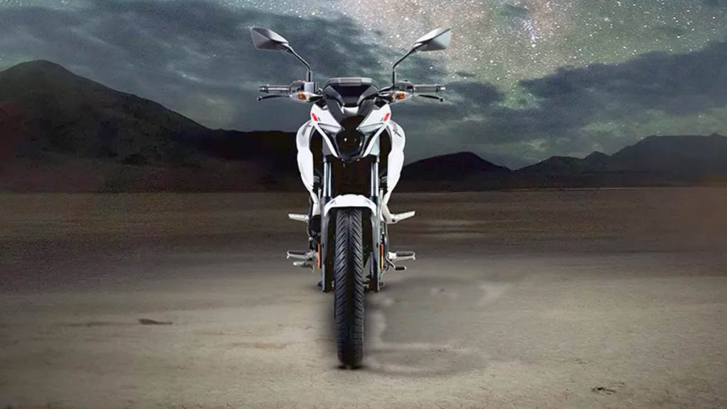 Bajaj Pulsar N150 04