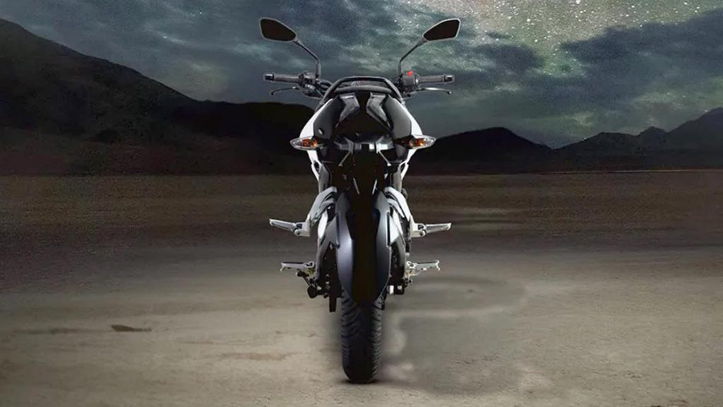 Bajaj Pulsar N150 05